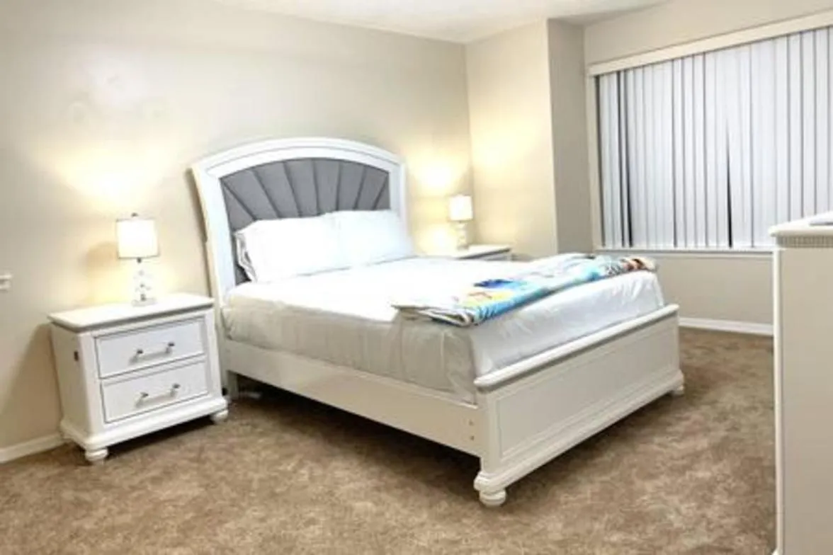Pool Modern Queen Room4Rent In A 2Br 2Bt Laundry Daytona Beach
